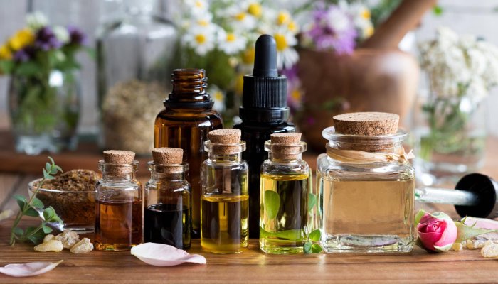 7 Top Essential Oil Blends for Candles