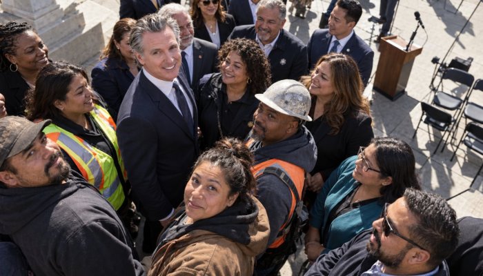 California impide que una IA despida sola: exige una decisión humana