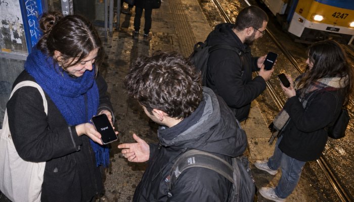 Signal или WhatsApp: еднакво силно криптиране, различни метаданни