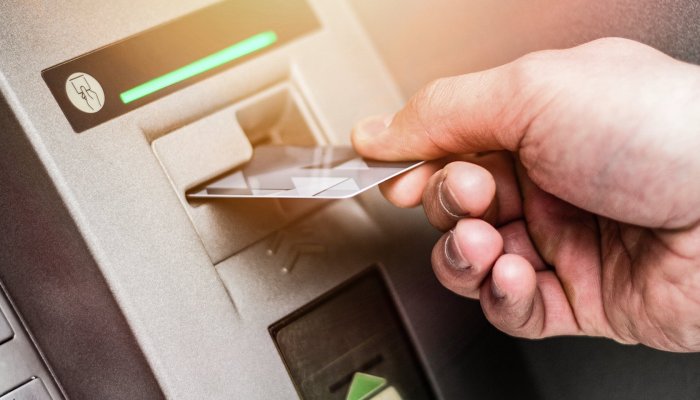 Как пополнить баланс дебетовой карты