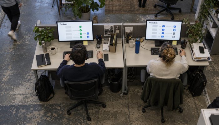 Zendesk ali Freshdesk: enaka začetna cena skriva dva računa za UI