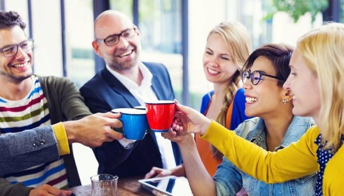 Как научиться общаться с любыми людьми: полезные советы и упражнения