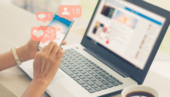 Sharing Pictures on Social Media Like Instagram Made by Creators Through Unsplash