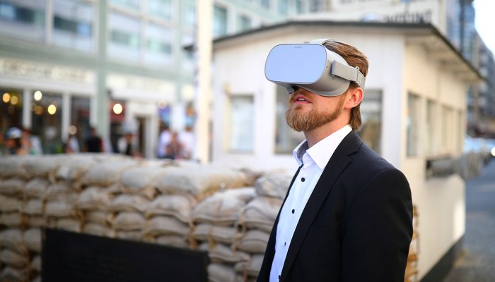 5 Best Reasons Why AR and VR Strategy is a Must for Your Business