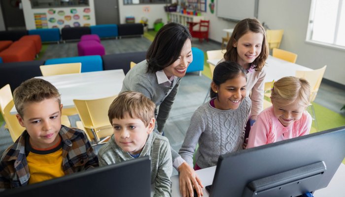 EdTech Helps Teacher Reach Students Across the World