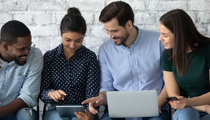 Top 8 Online Tools to Boost Your Job Search