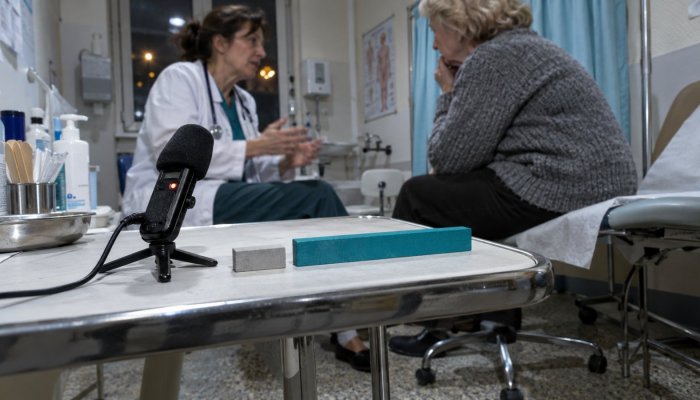 Whisper czy Scribe po polsku? Na trudnym audio różnica szybko rośnie