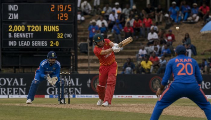 Brian Bennett ने 2,000 T20I रन पूरे किए, Ryan Burl के क्लब में शामिल