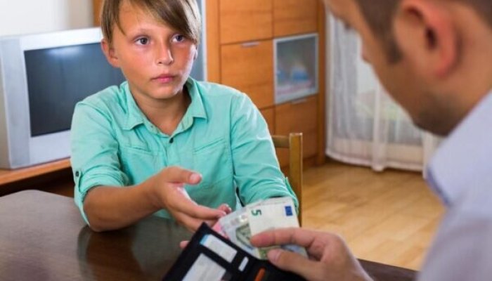 Деньги за школьные отметки: в каких ситуациях?