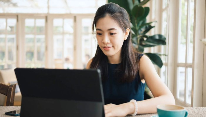 From Bots To Trackers: How Technology Is Revolutionizing Retail Investing