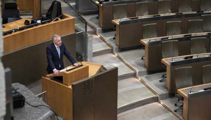 Vlaanderen bespaart op de overheid en koppelt productiviteit aan AI