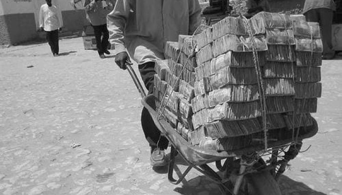Гиперинфляция, зато все есть: цены и зарплаты в 1992 году