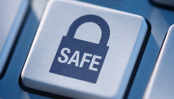 Top 4 Things You Thought Made You Safe Online, While They Really Don’t