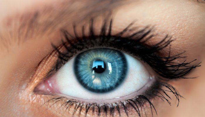 Tips for Choosing the Right Colored Lenses for Your Skin Tone