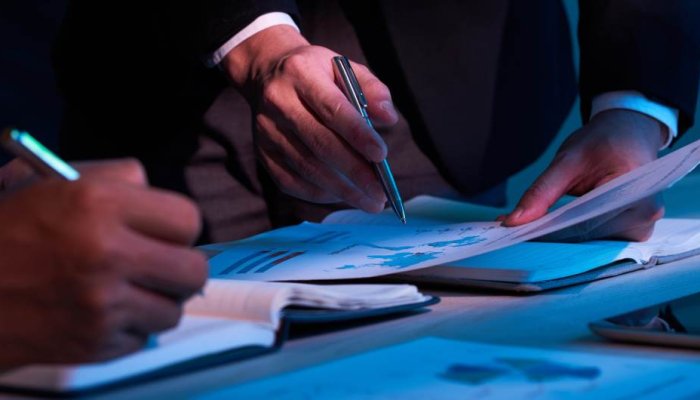 Top 6 Tips to Stay Focused on Your Financial Goals