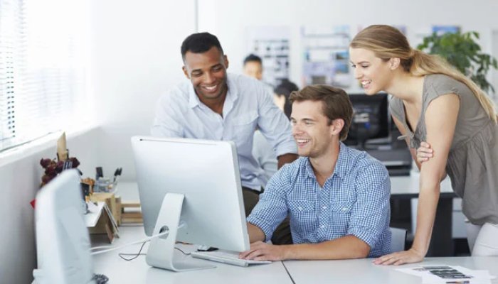 6 Advantages of Small Businesses in a Community