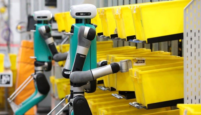 Amazon Robots Struggling to Keep Up With Human Workers