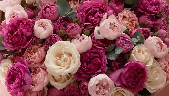 Unique Ways to Use Flowers on a 50th Anniversary Occasion