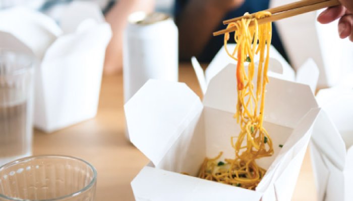 The Pros and Cons of Food Delivery Service in a Restaurant