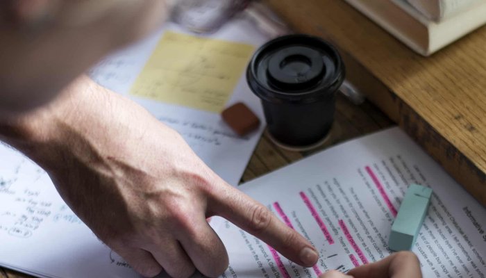 Content Editor vs. Content Writer